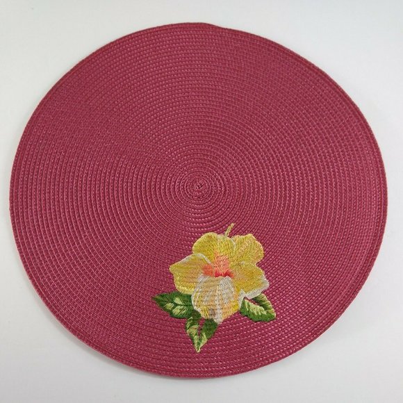 Vintage 2 Red Round Placemats W Hibiscus Flowers - Picture 3 of 4